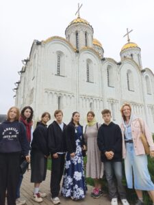 У Успенского Собора во Владимире
